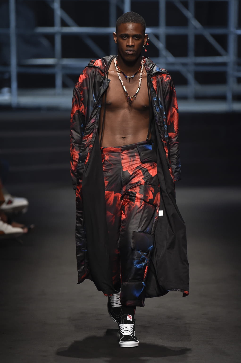 Fashion Week Milan Spring/Summer 2018 look 19 from the Marcelo Burlon County of Milan collection menswear
