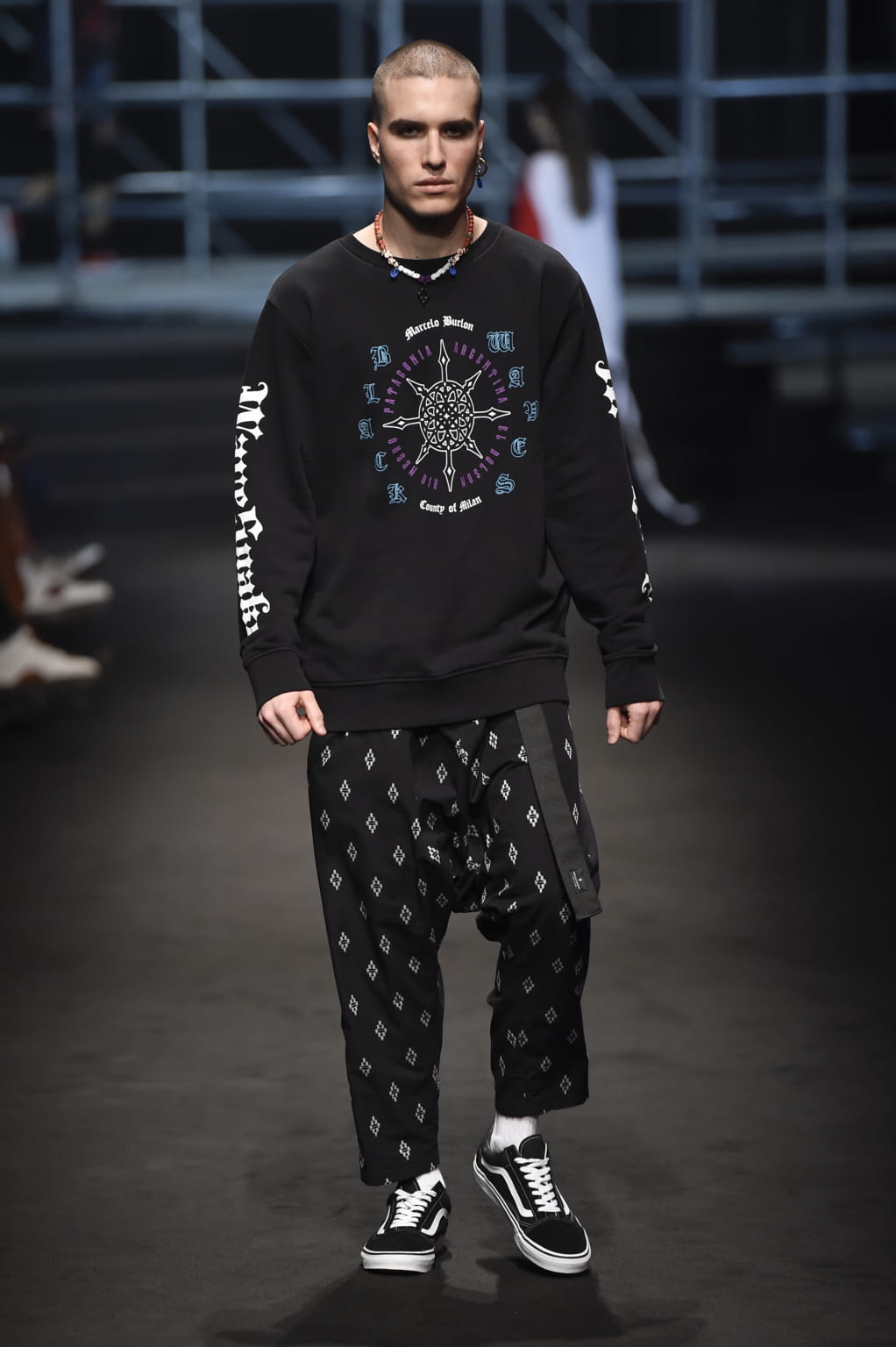 Fashion Week Milan Spring/Summer 2018 look 25 from the Marcelo Burlon County of Milan collection 男装