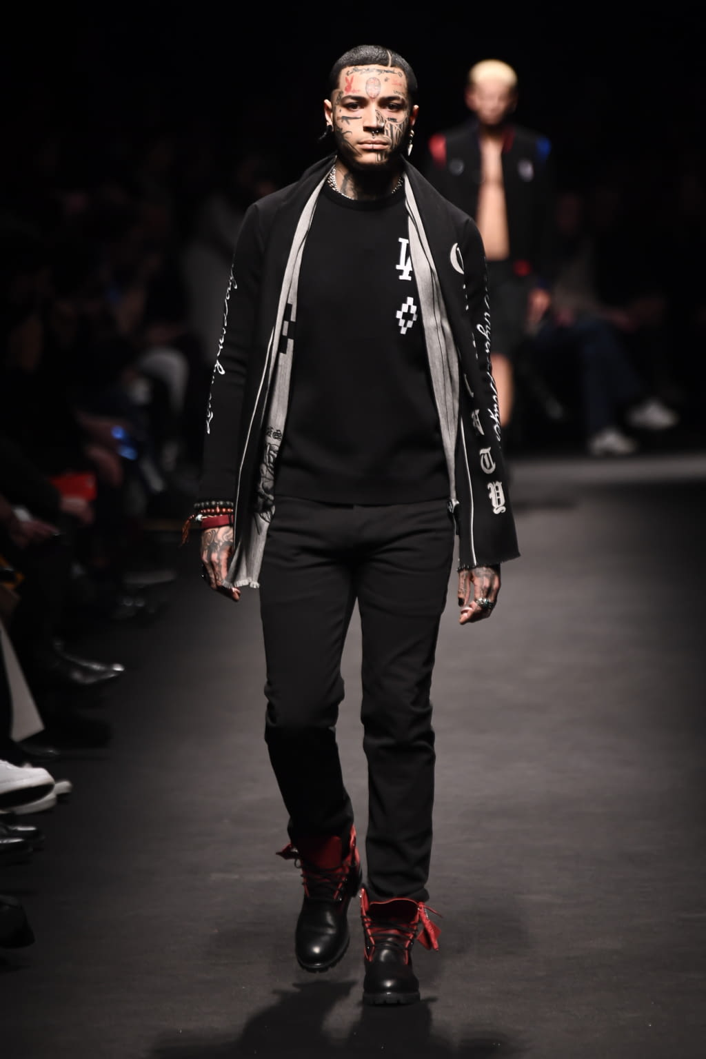 Fashion Week Milan Fall/Winter 2018 look 6 from the Marcelo Burlon County of Milan collection menswear