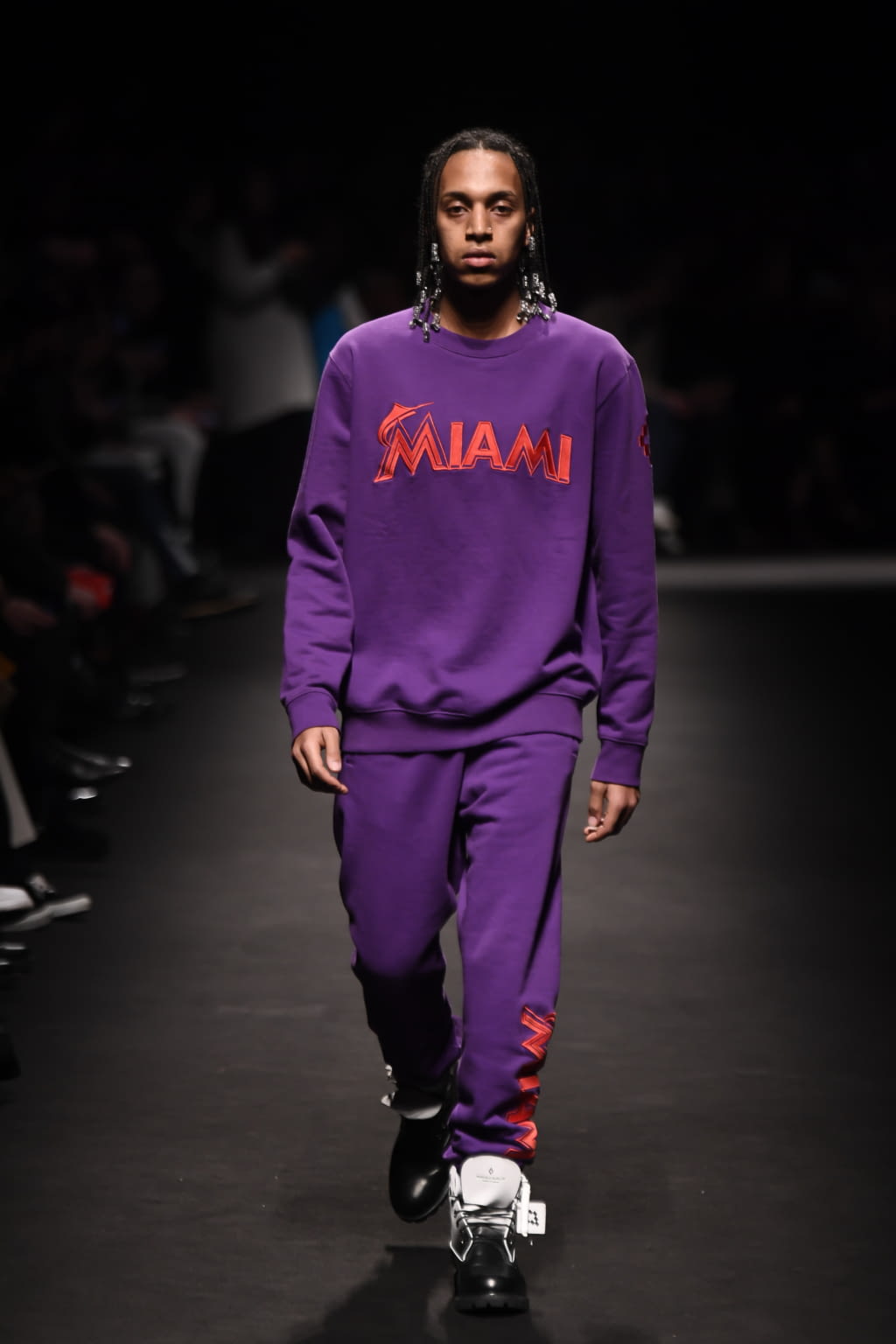 Fashion Week Milan Fall/Winter 2018 look 19 from the Marcelo Burlon County of Milan collection 男装