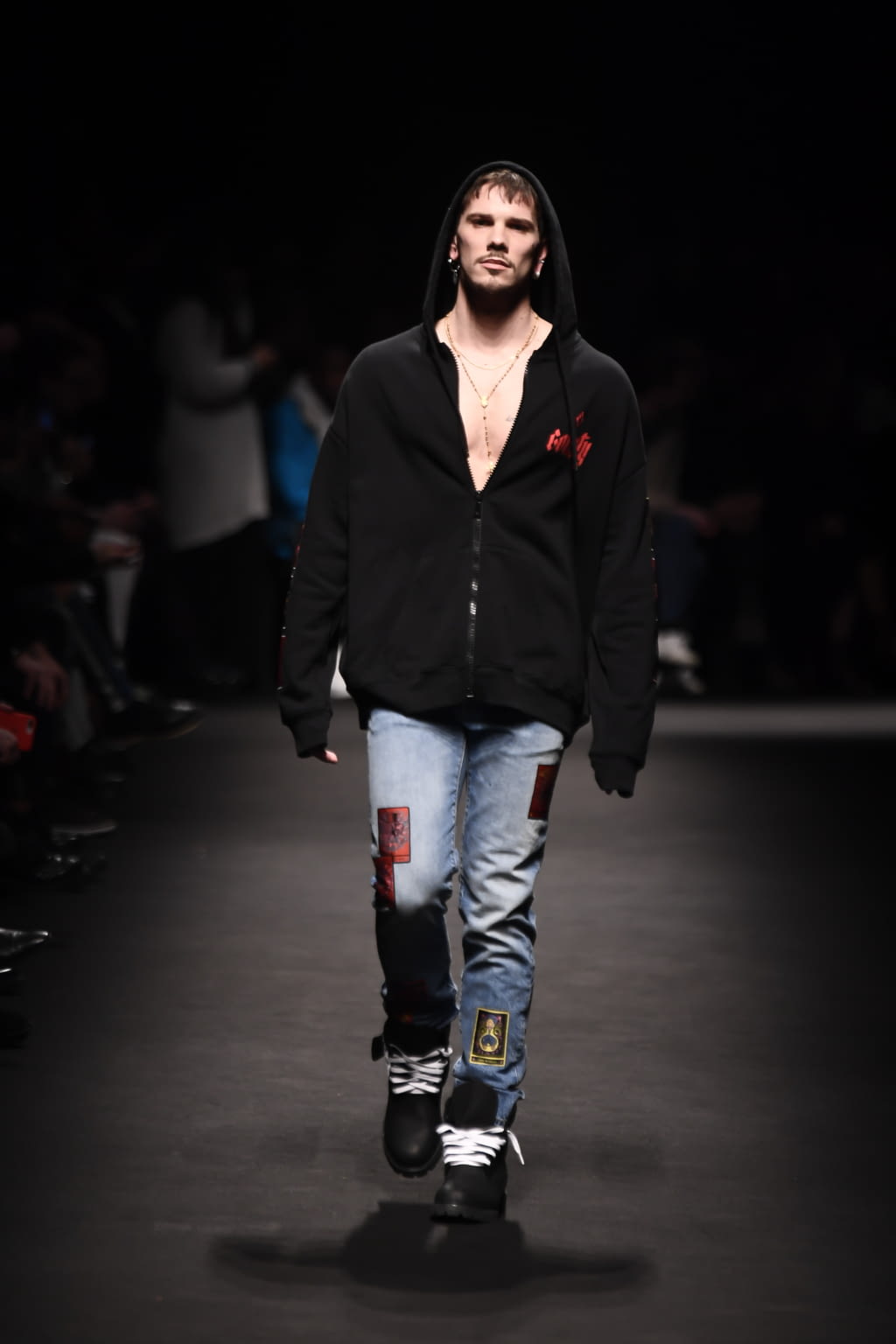 Fashion Week Milan Fall/Winter 2018 look 21 from the Marcelo Burlon County of Milan collection menswear