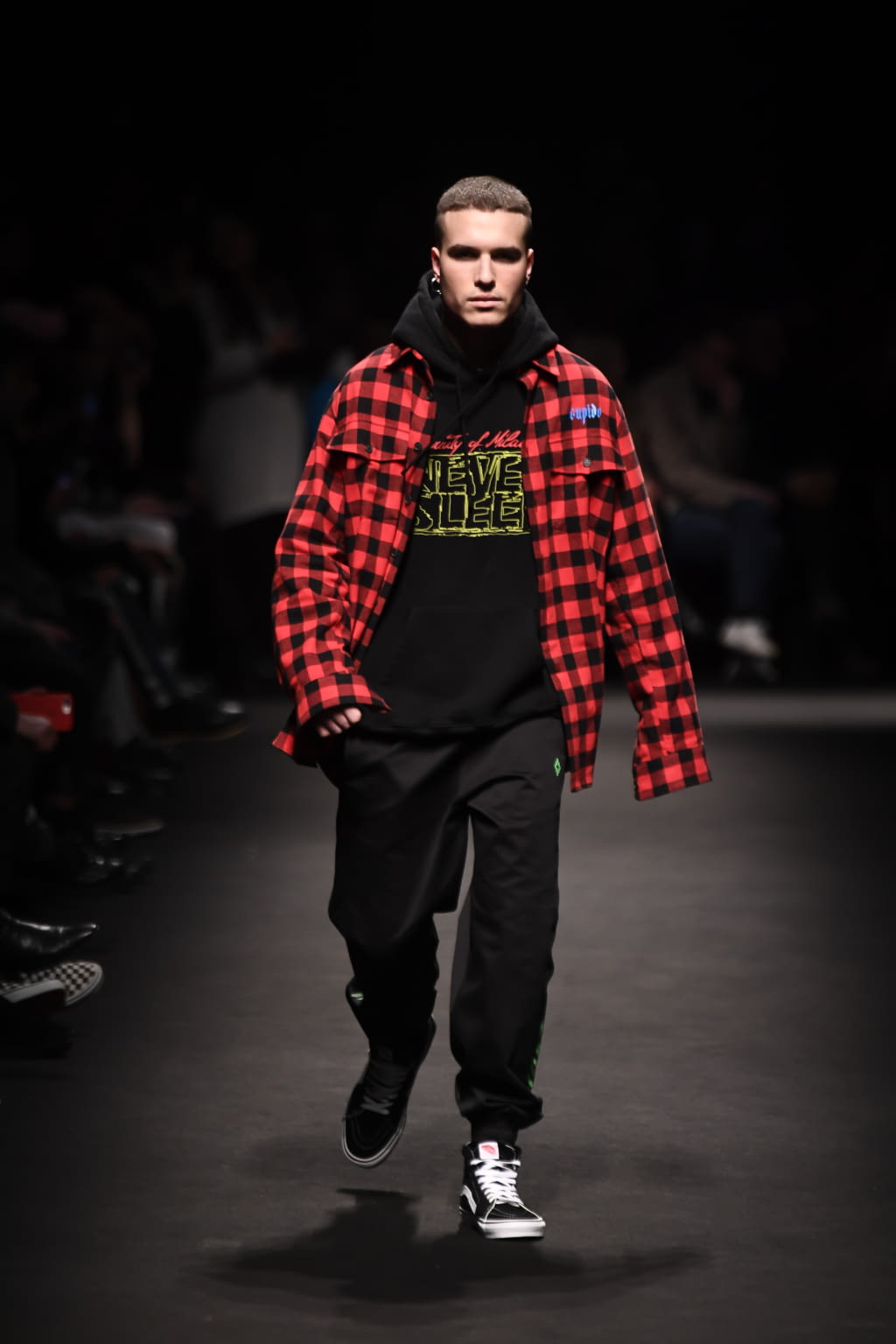 Fashion Week Milan Fall/Winter 2018 look 29 from the Marcelo Burlon County of Milan collection menswear