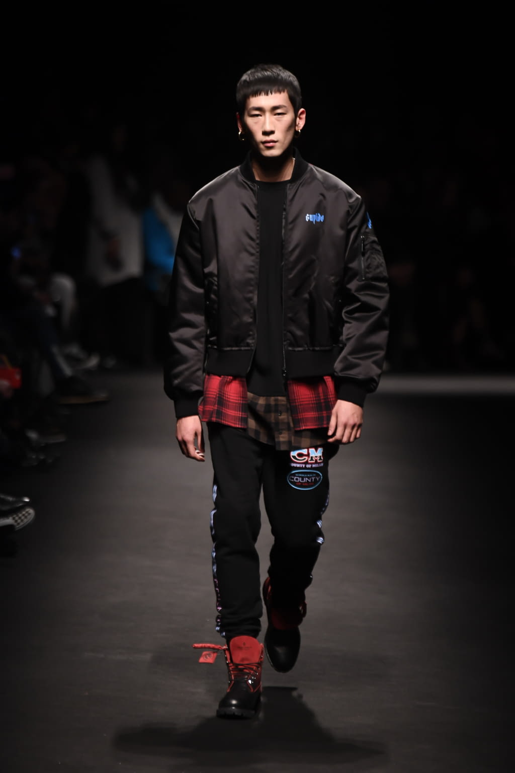 Fashion Week Milan Fall/Winter 2018 look 35 from the Marcelo Burlon County of Milan collection menswear