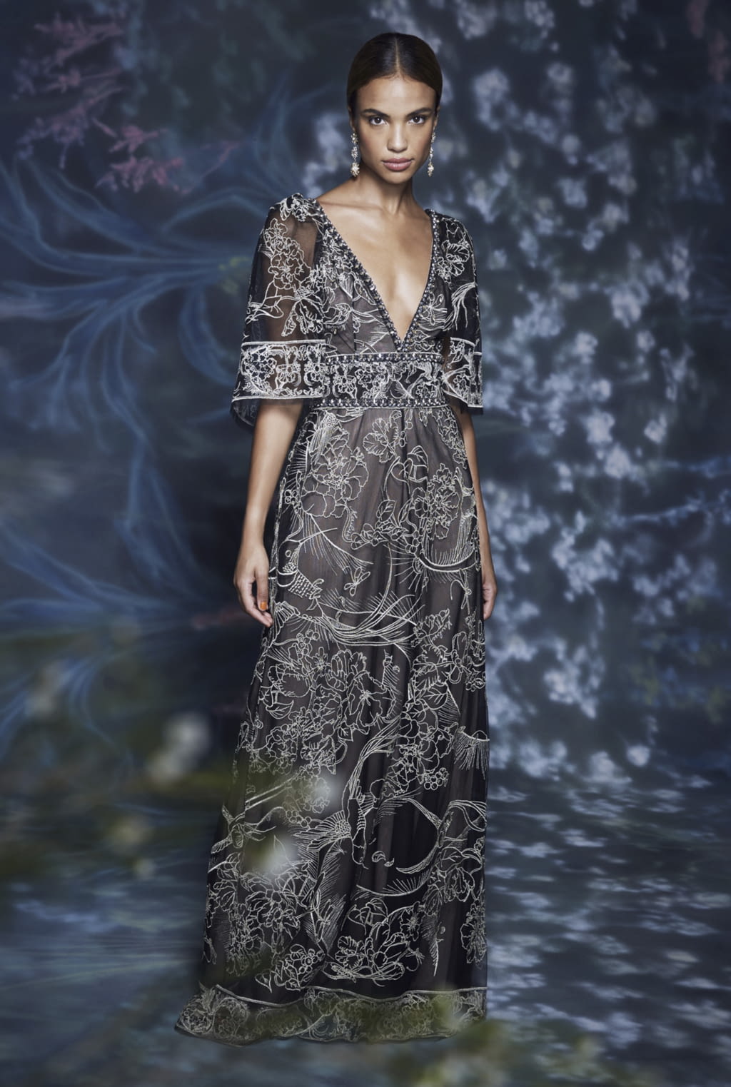 Fashion Week New York Spring/Summer 2021 look 23 from the Marchesa collection womenswear