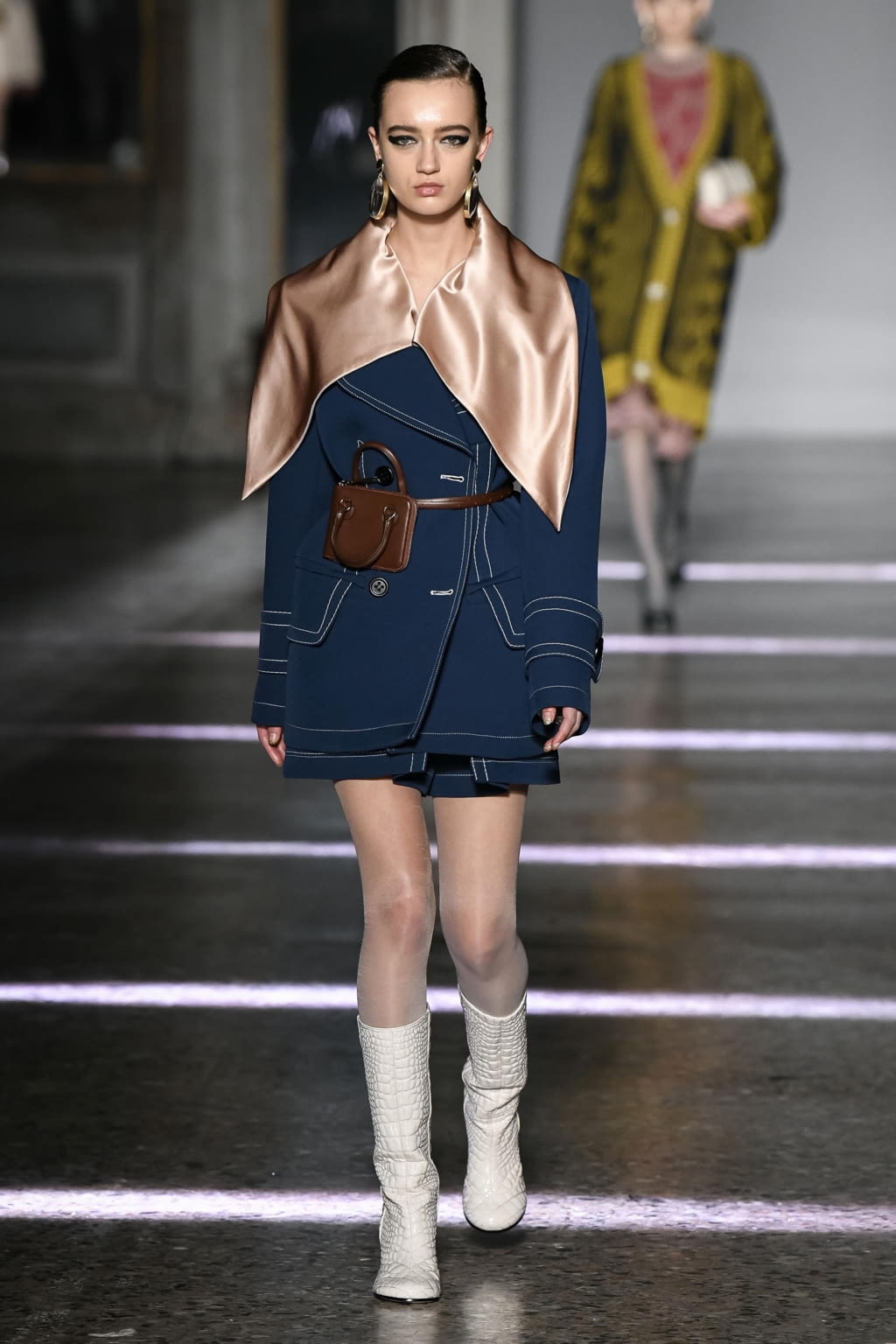 Fashion Week Milan Fall/Winter 2020 look 2 de la collection Marco de Vincenzo womenswear