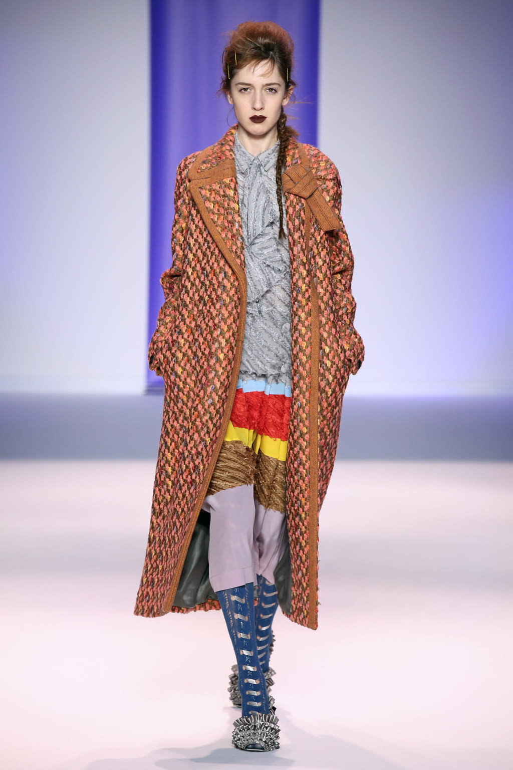 Fashion Week Milan Fall/Winter 2016 look 1 de la collection Marco de Vincenzo womenswear