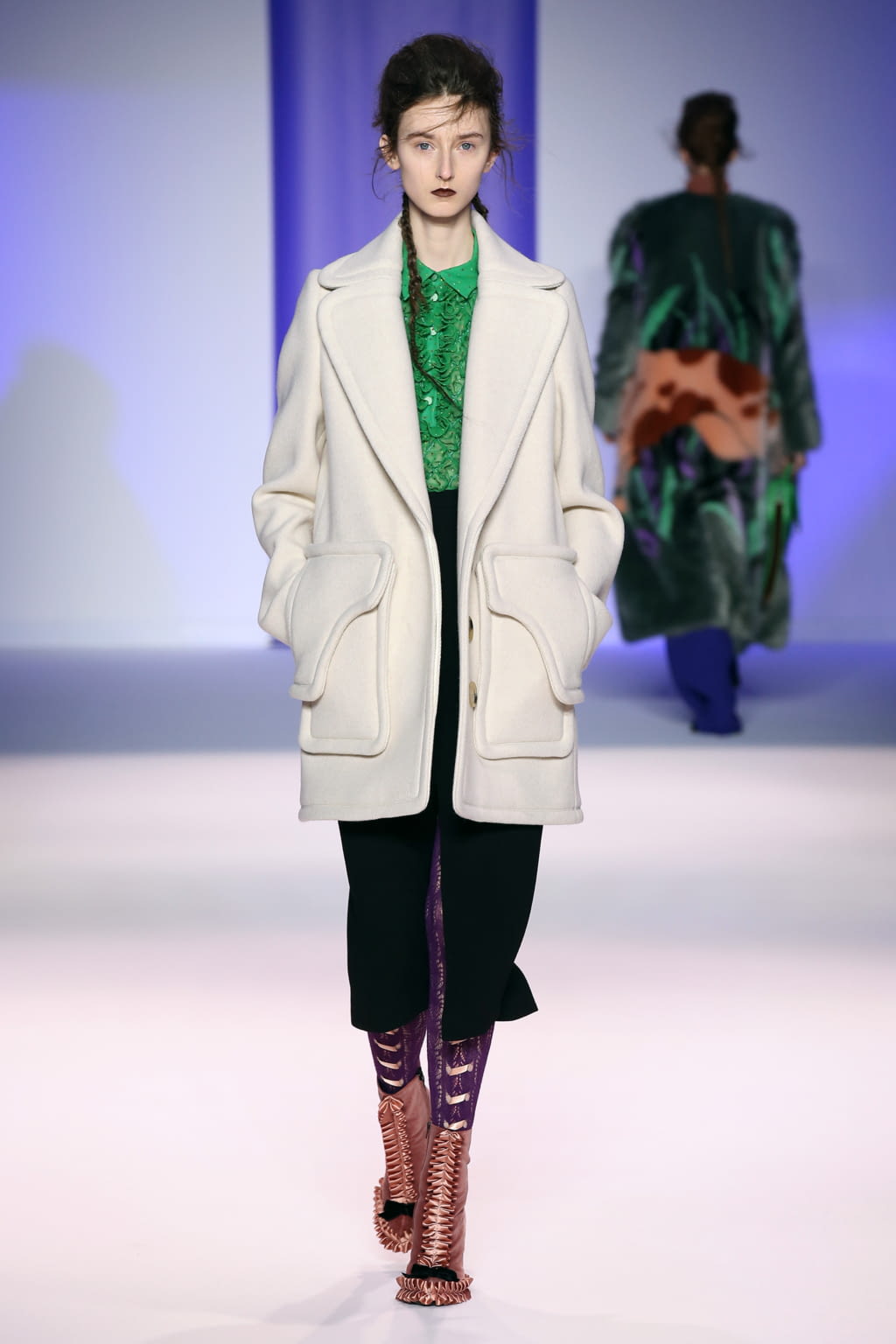 Fashion Week Milan Fall/Winter 2016 look 15 from the Marco de Vincenzo collection womenswear