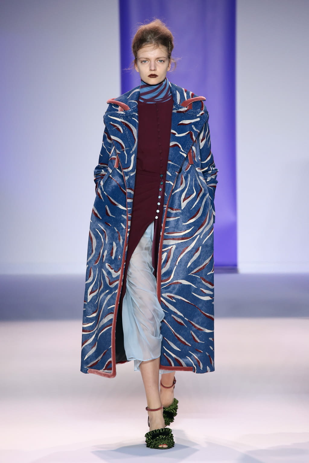 Fashion Week Milan Fall/Winter 2016 look 19 de la collection Marco de Vincenzo womenswear