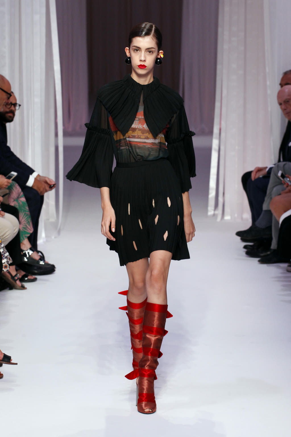 Fashion Week Milan Spring/Summer 2017 look 6 from the Marco de Vincenzo collection womenswear