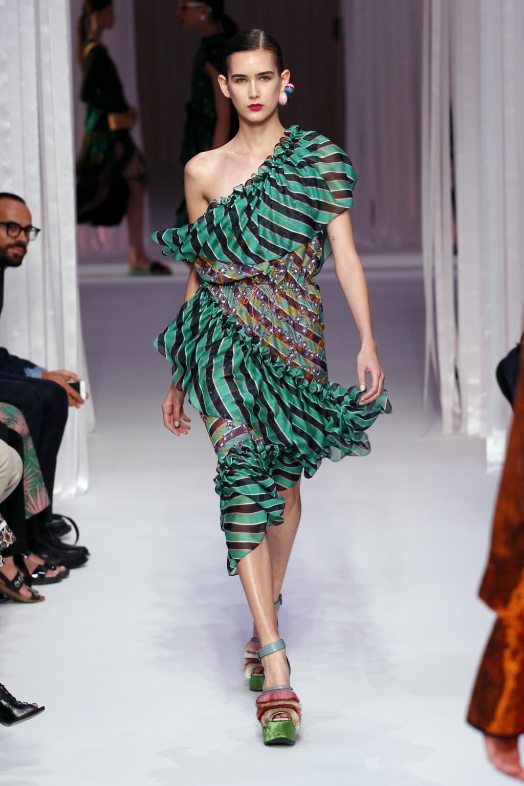 Fashion Week Milan Spring/Summer 2017 look 42 from the Marco de Vincenzo collection womenswear