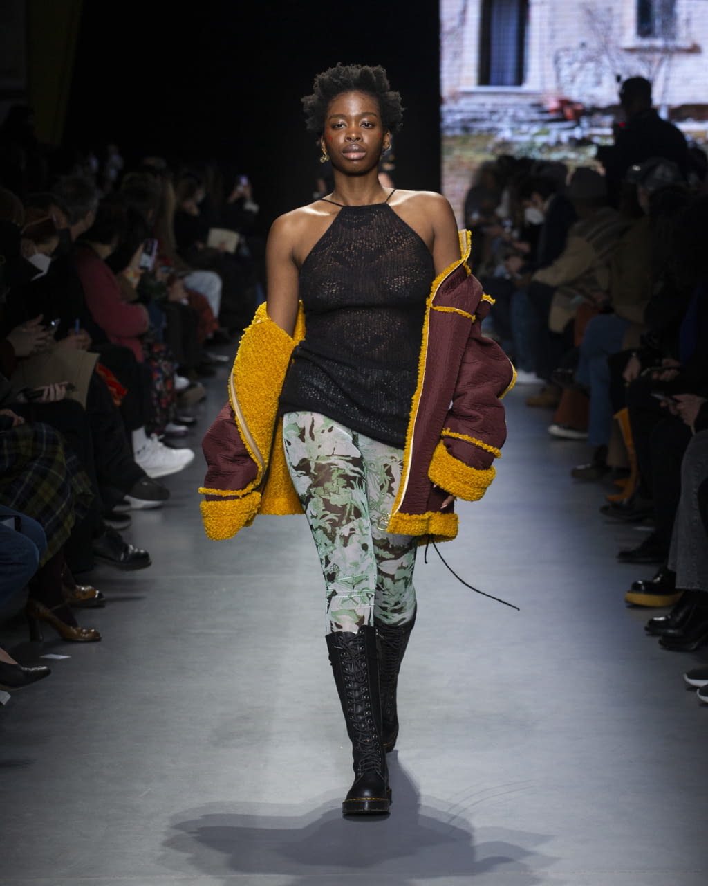Fashion Week Milan Fall/Winter 2022 look 37 de la collection Marco Rambaldi womenswear