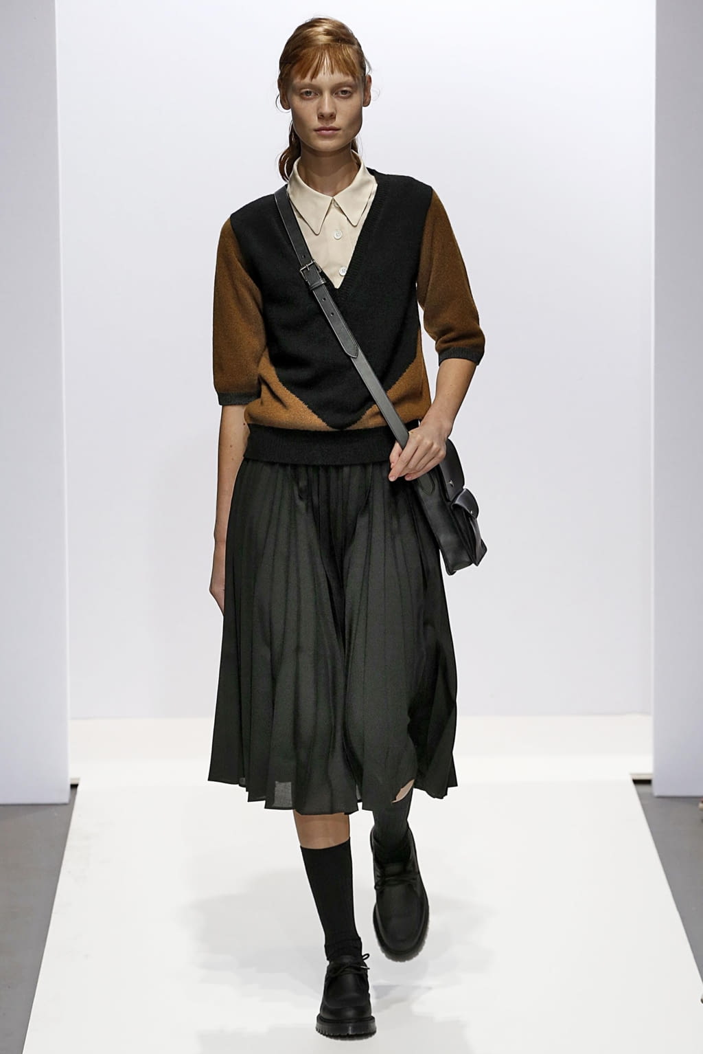 Fashion Week London Fall/Winter 2018 look 6 from the Margaret Howell collection womenswear