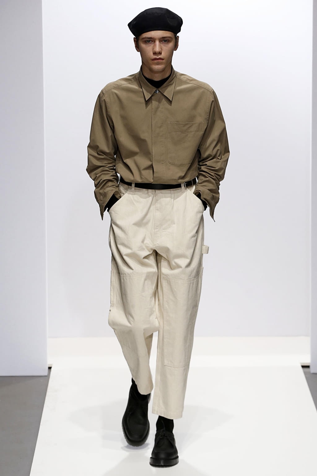 Fashion Week London Fall/Winter 2018 look 7 from the Margaret Howell collection womenswear