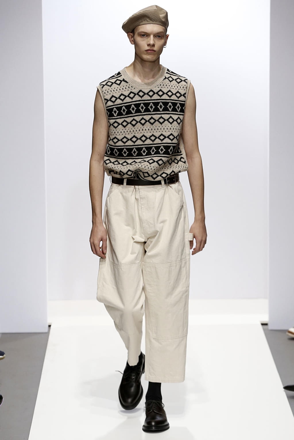 Fashion Week London Fall/Winter 2018 look 11 from the Margaret Howell collection womenswear