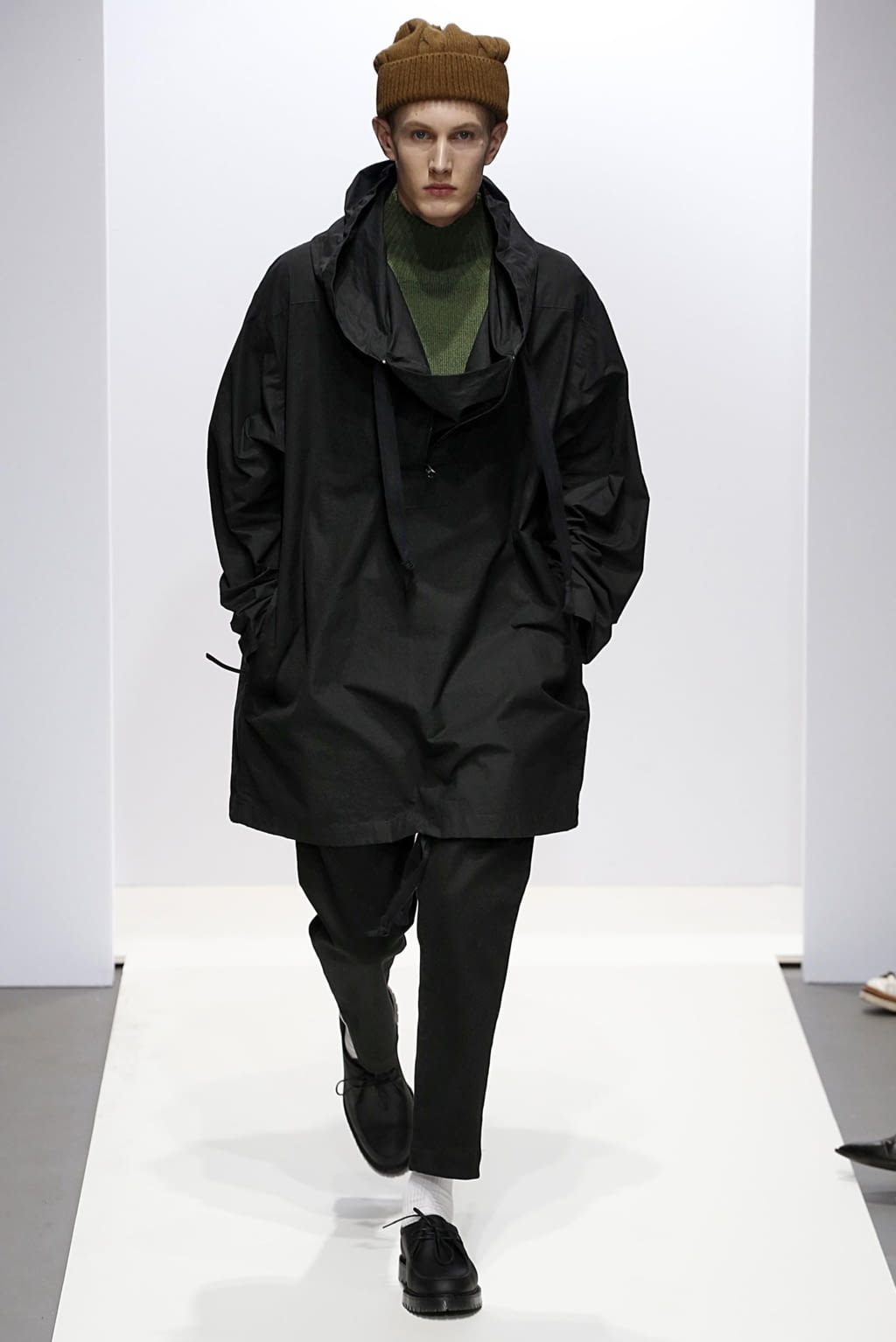 Fashion Week London Fall/Winter 2018 look 12 from the Margaret Howell collection womenswear