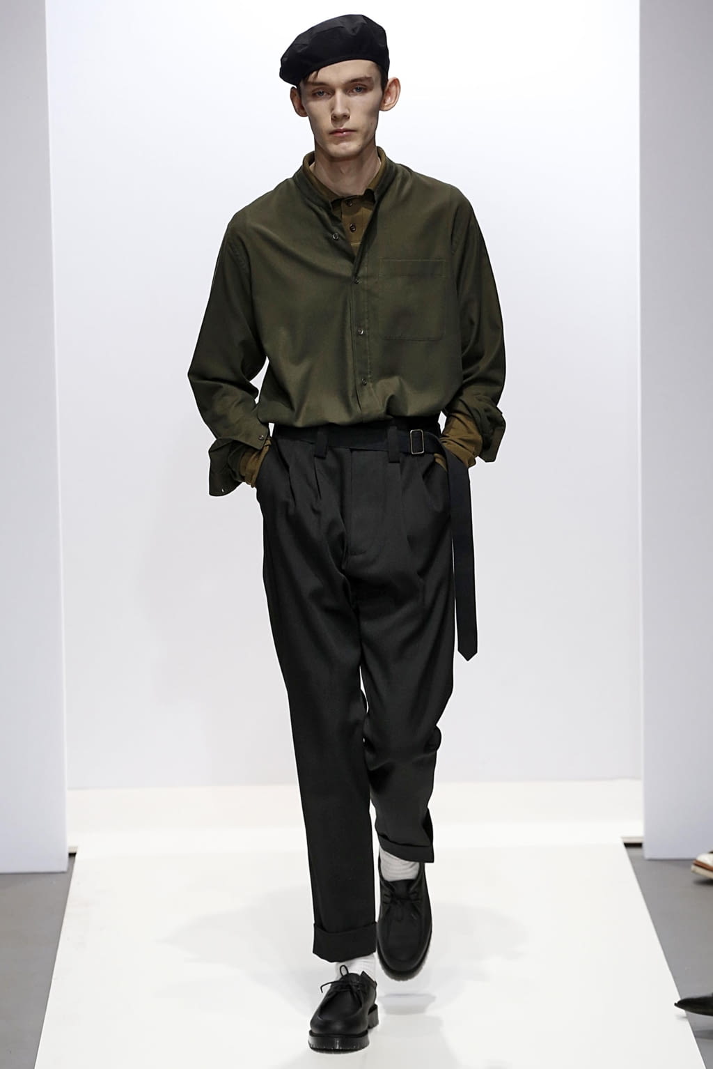 Fashion Week London Fall/Winter 2018 look 14 from the Margaret Howell collection womenswear