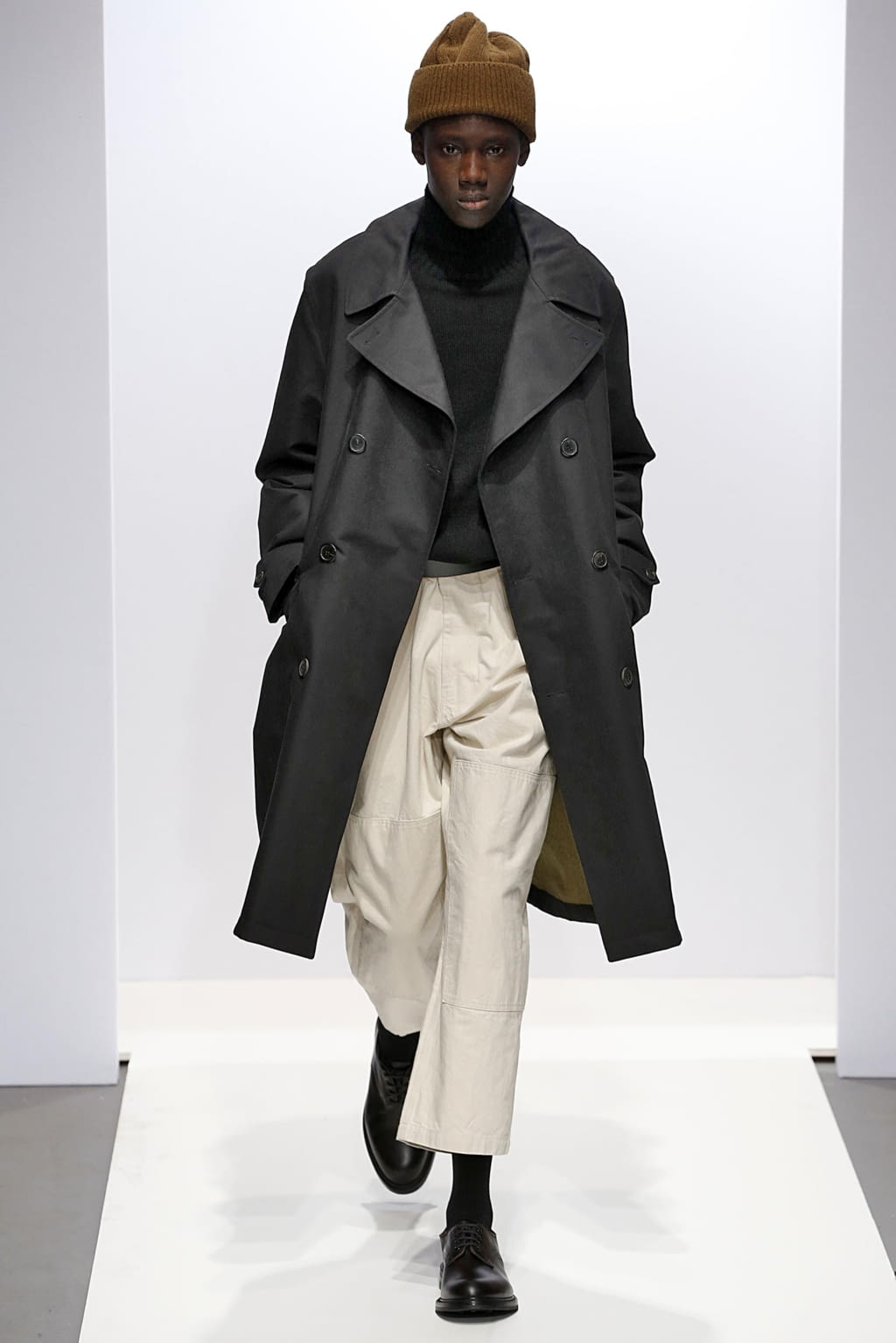 Fashion Week London Fall/Winter 2018 look 17 from the Margaret Howell collection womenswear