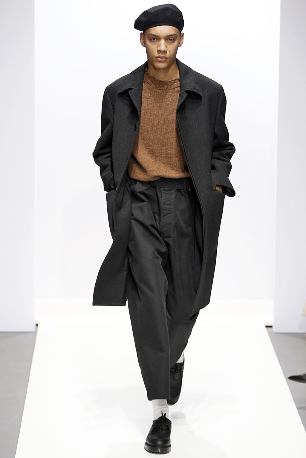 Fashion Week London Fall/Winter 2018 look 30 from the Margaret Howell collection womenswear