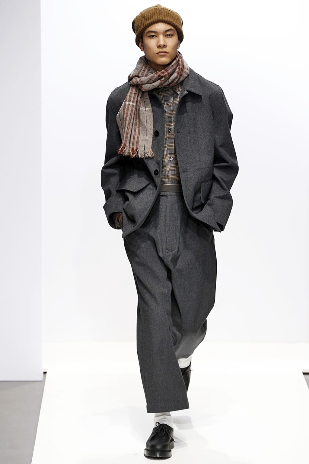 Fashion Week London Fall/Winter 2018 look 31 from the Margaret Howell collection womenswear