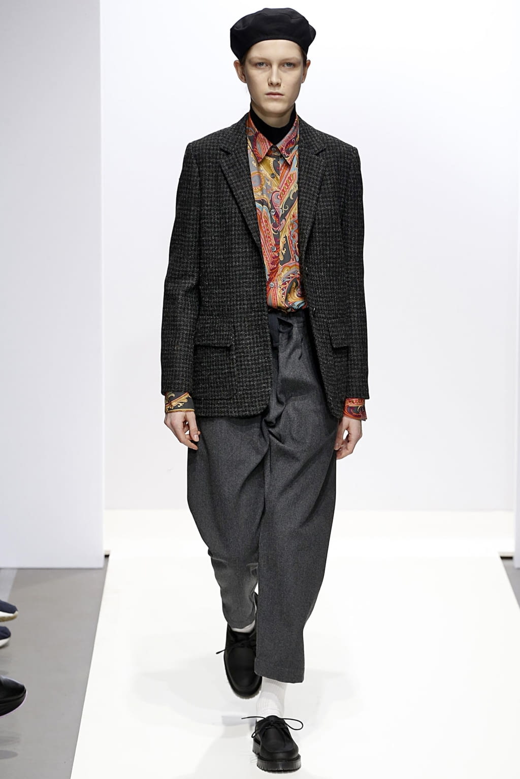 Fashion Week London Fall/Winter 2018 look 50 from the Margaret Howell collection womenswear