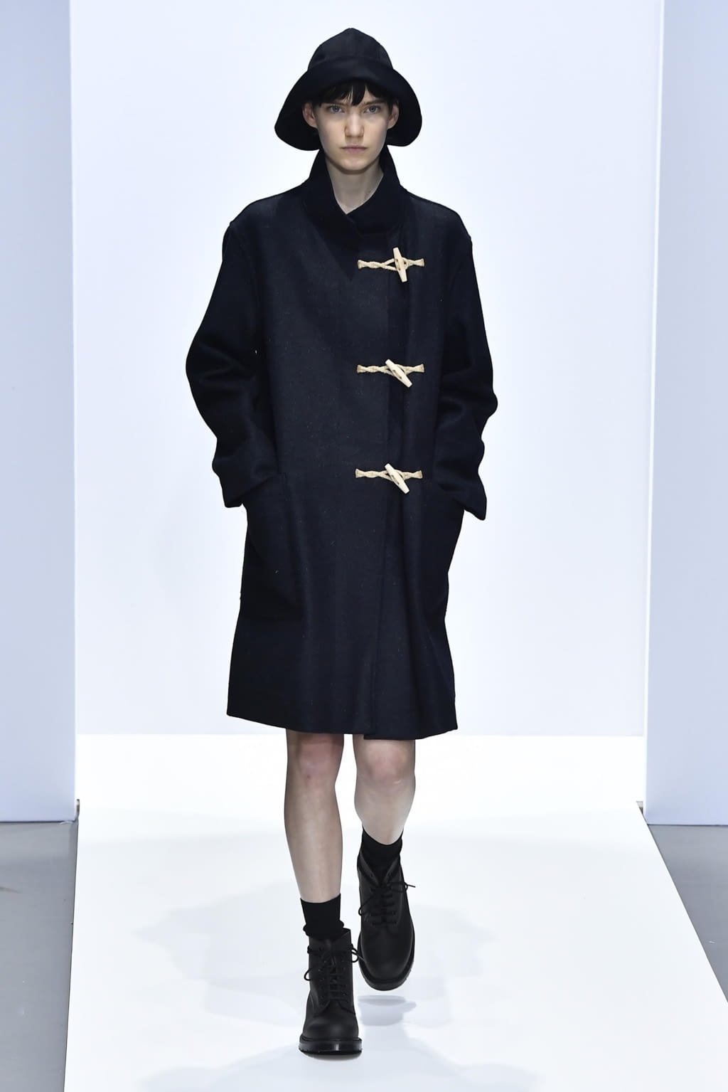 Fashion Week London Fall/Winter 2020 look 3 from the Margaret Howell collection womenswear