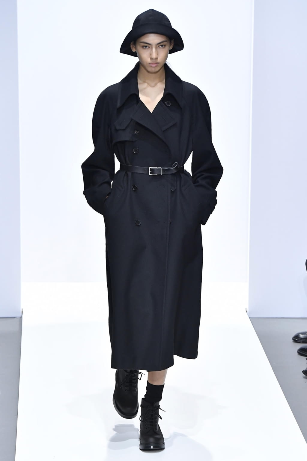 Fashion Week London Fall/Winter 2020 look 6 from the Margaret Howell collection womenswear
