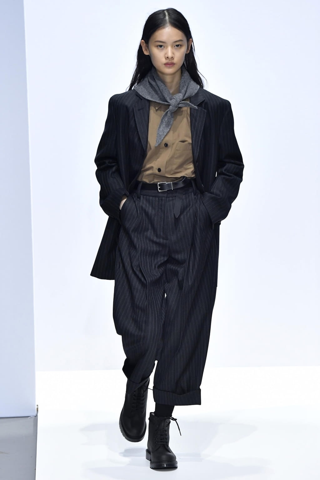 Fashion Week London Fall/Winter 2020 look 7 from the Margaret Howell collection womenswear