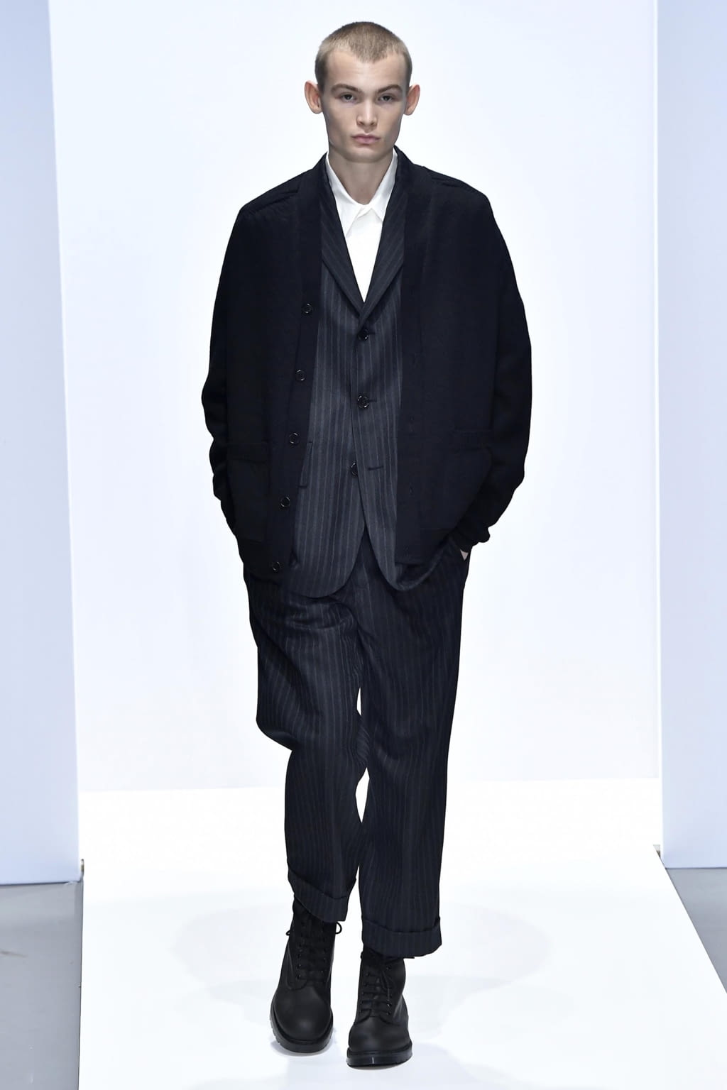 Fashion Week London Fall/Winter 2020 look 8 from the Margaret Howell collection womenswear