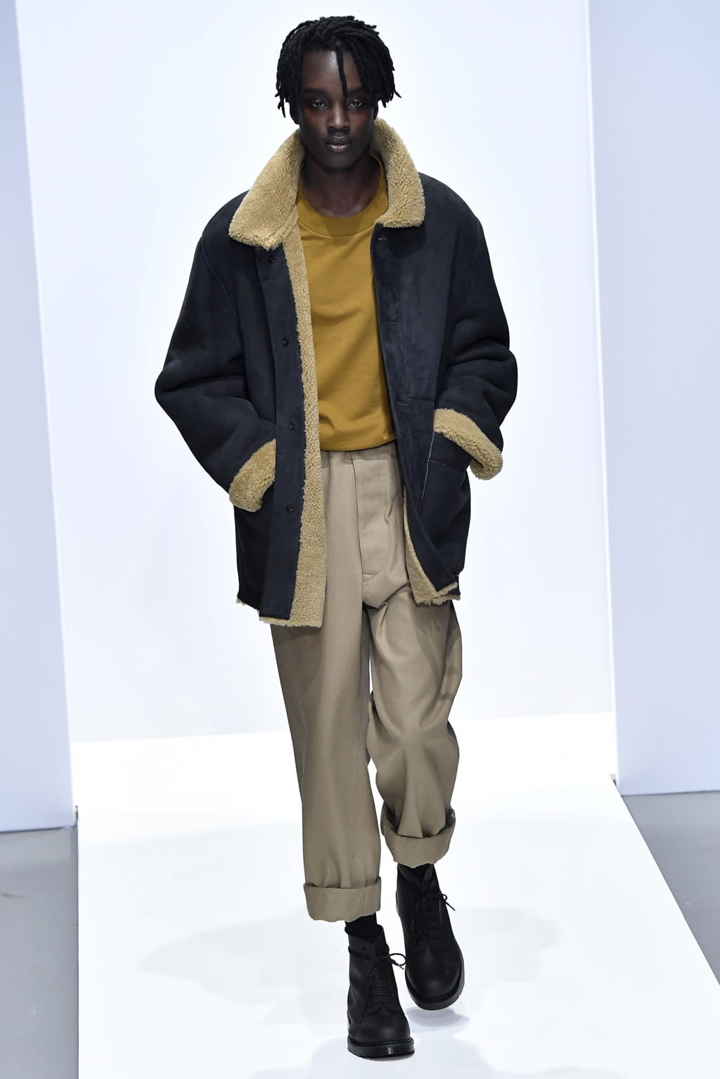 Fashion Week London Fall/Winter 2020 look 25 from the Margaret Howell collection womenswear