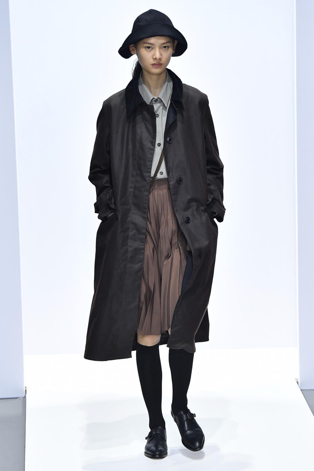Fashion Week London Fall/Winter 2020 look 32 from the Margaret Howell collection womenswear