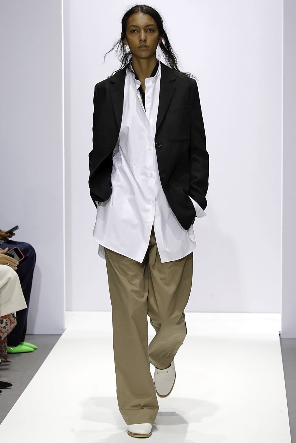 Fashion Week London Spring/Summer 2019 look 32 from the Margaret Howell collection womenswear