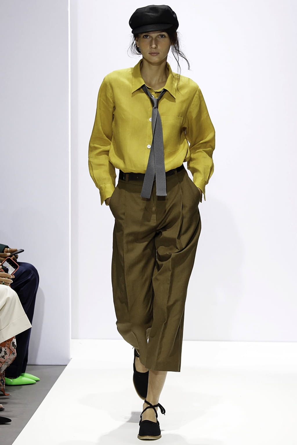 Fashion Week London Spring/Summer 2019 look 50 from the Margaret Howell collection 女装