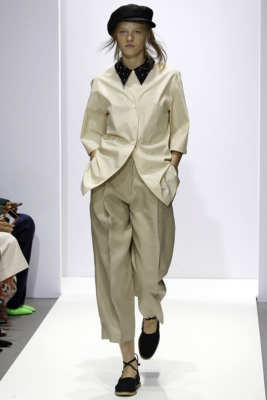 Fashion Week London Spring/Summer 2019 look 51 from the Margaret Howell collection 女装