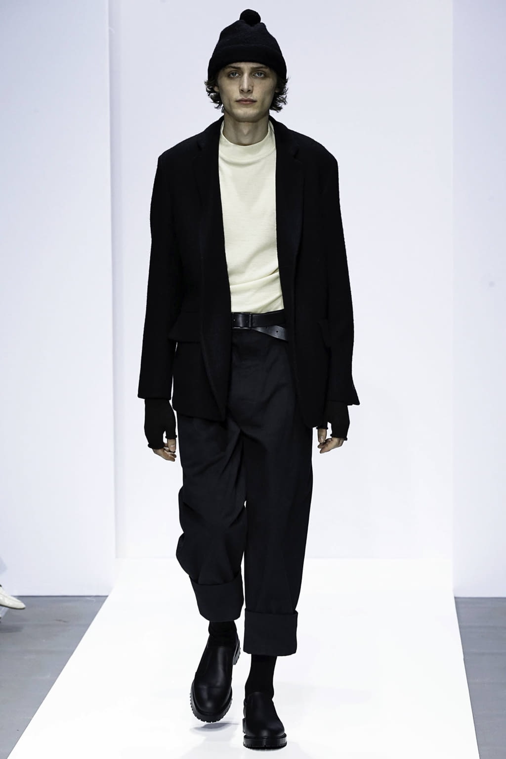 Fashion Week London Fall/Winter 2019 look 11 from the Margaret Howell collection womenswear