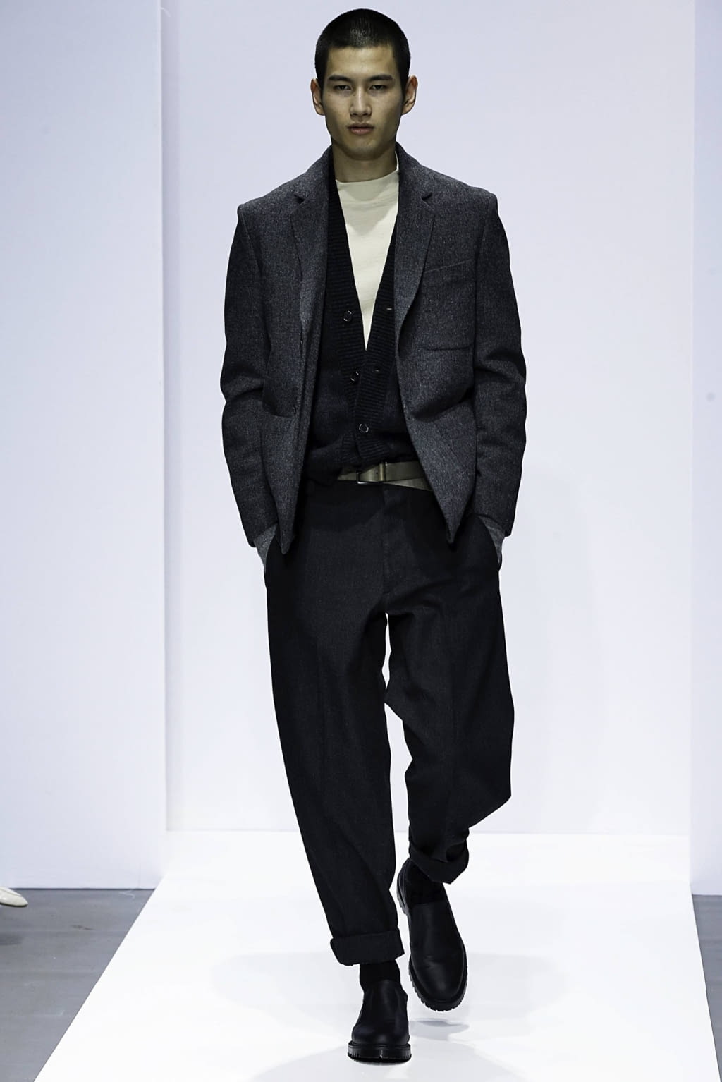 Fashion Week London Fall/Winter 2019 look 13 from the Margaret Howell collection menswear