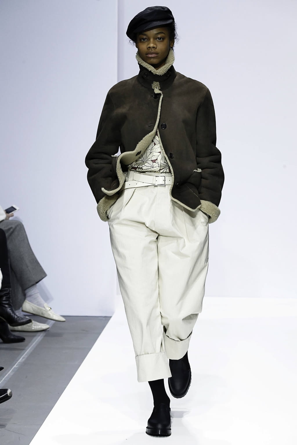Fashion Week London Fall/Winter 2019 look 20 from the Margaret Howell collection 女装
