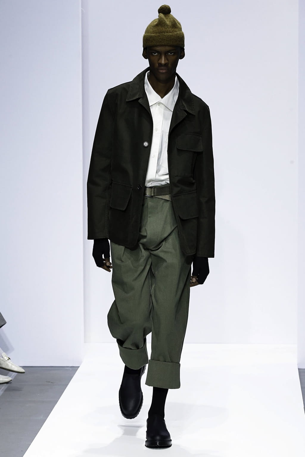 Fashion Week London Fall/Winter 2019 look 38 from the Margaret Howell collection 男装