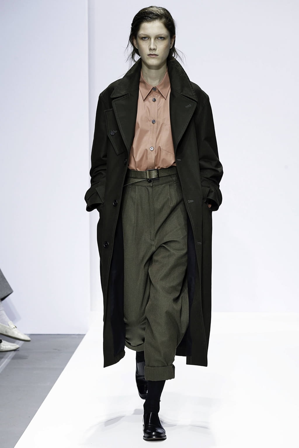 Fashion Week London Fall/Winter 2019 look 45 from the Margaret Howell collection womenswear