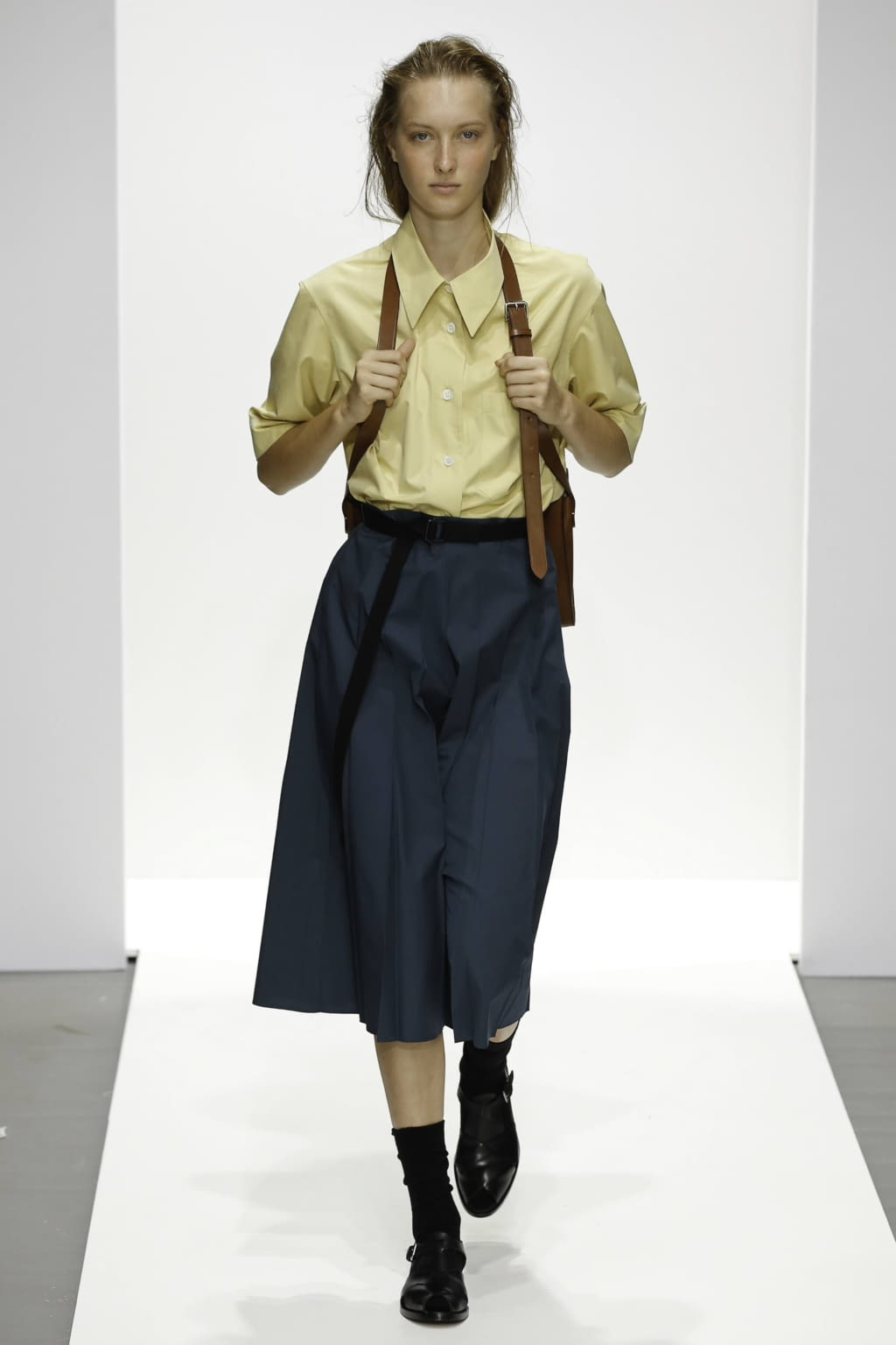 Fashion Week London Spring/Summer 2020 look 16 from the Margaret Howell collection 女装