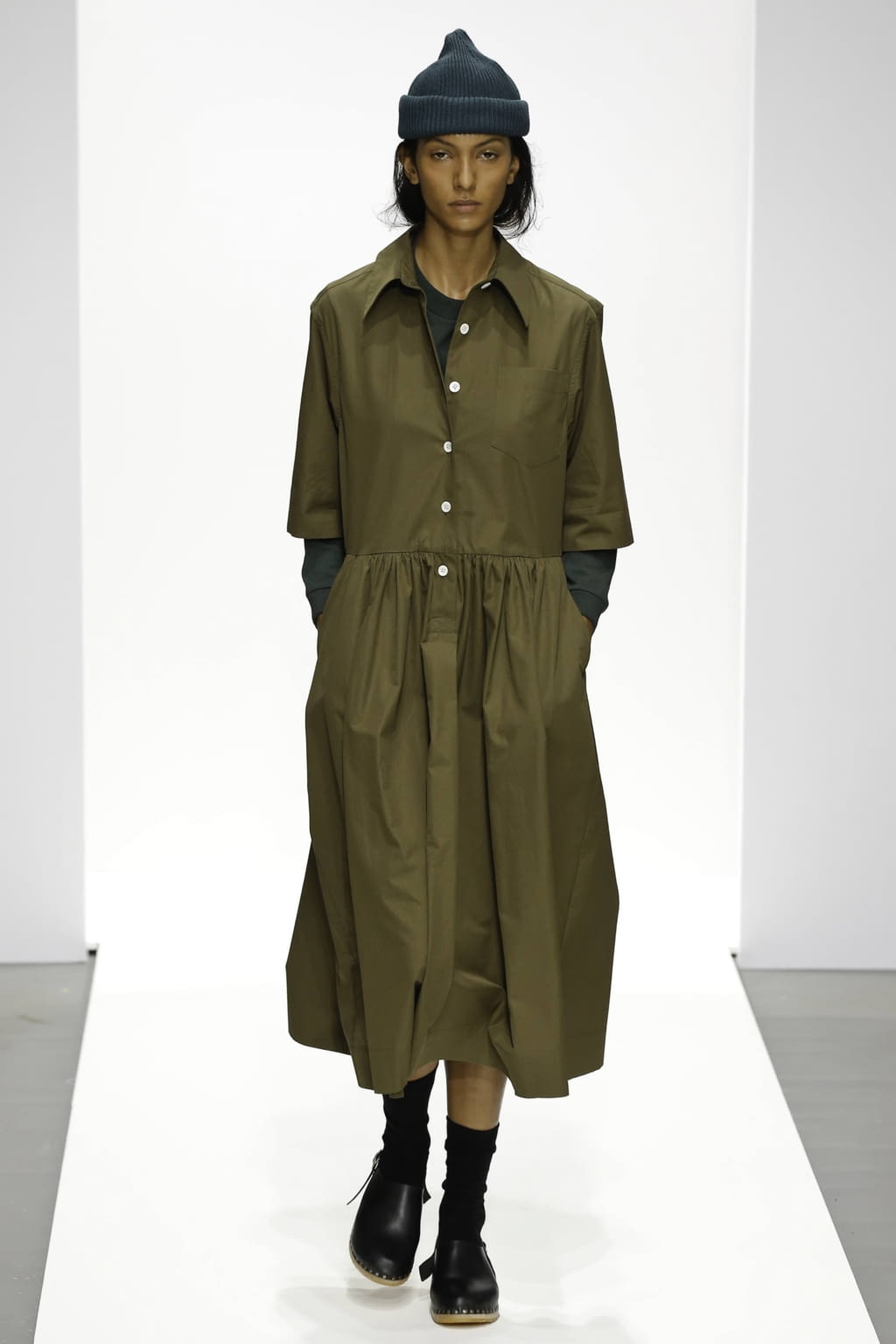 Fashion Week London Spring/Summer 2020 look 32 de la collection Margaret Howell womenswear