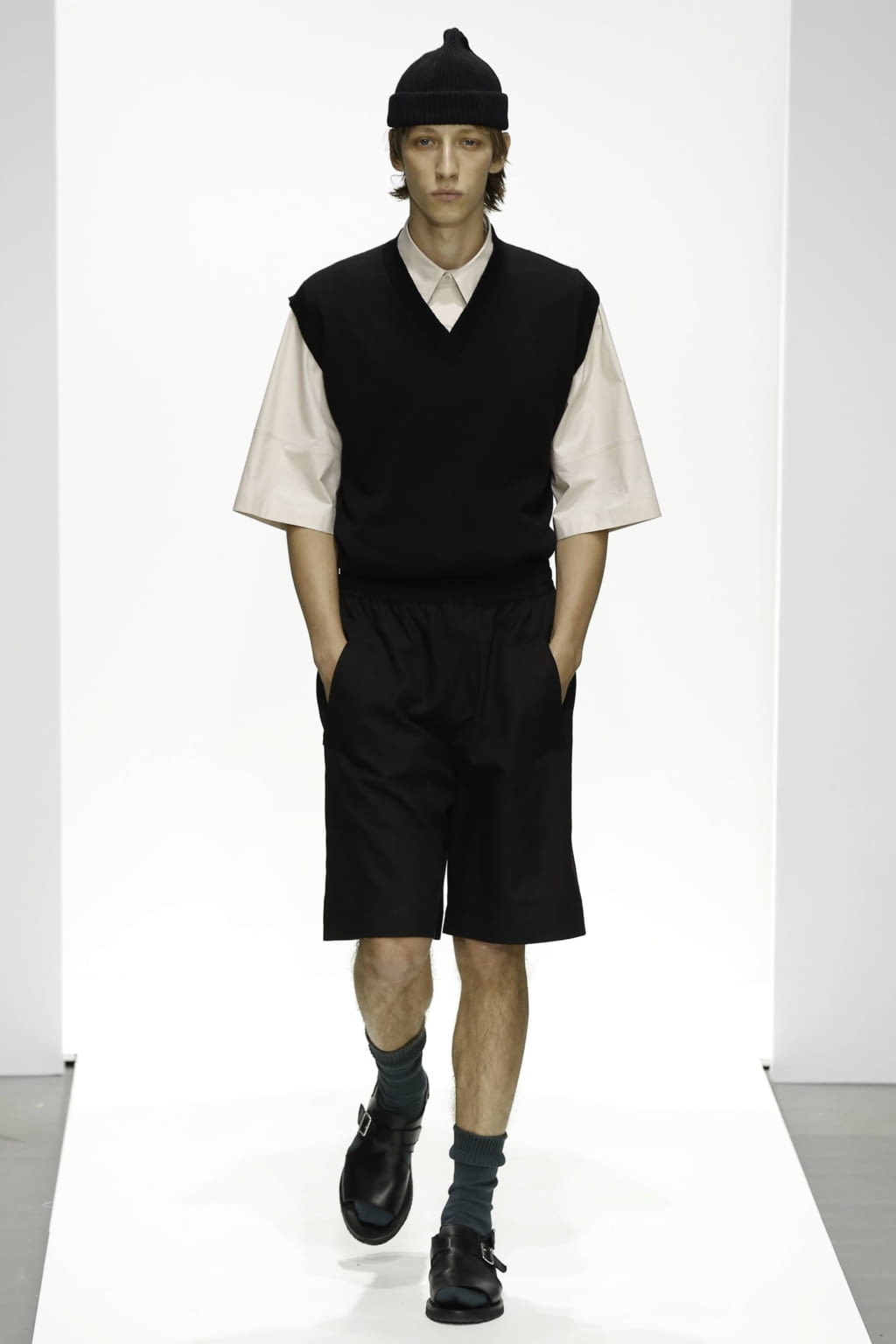 Fashion Week London Spring/Summer 2020 look 44 from the Margaret Howell collection womenswear