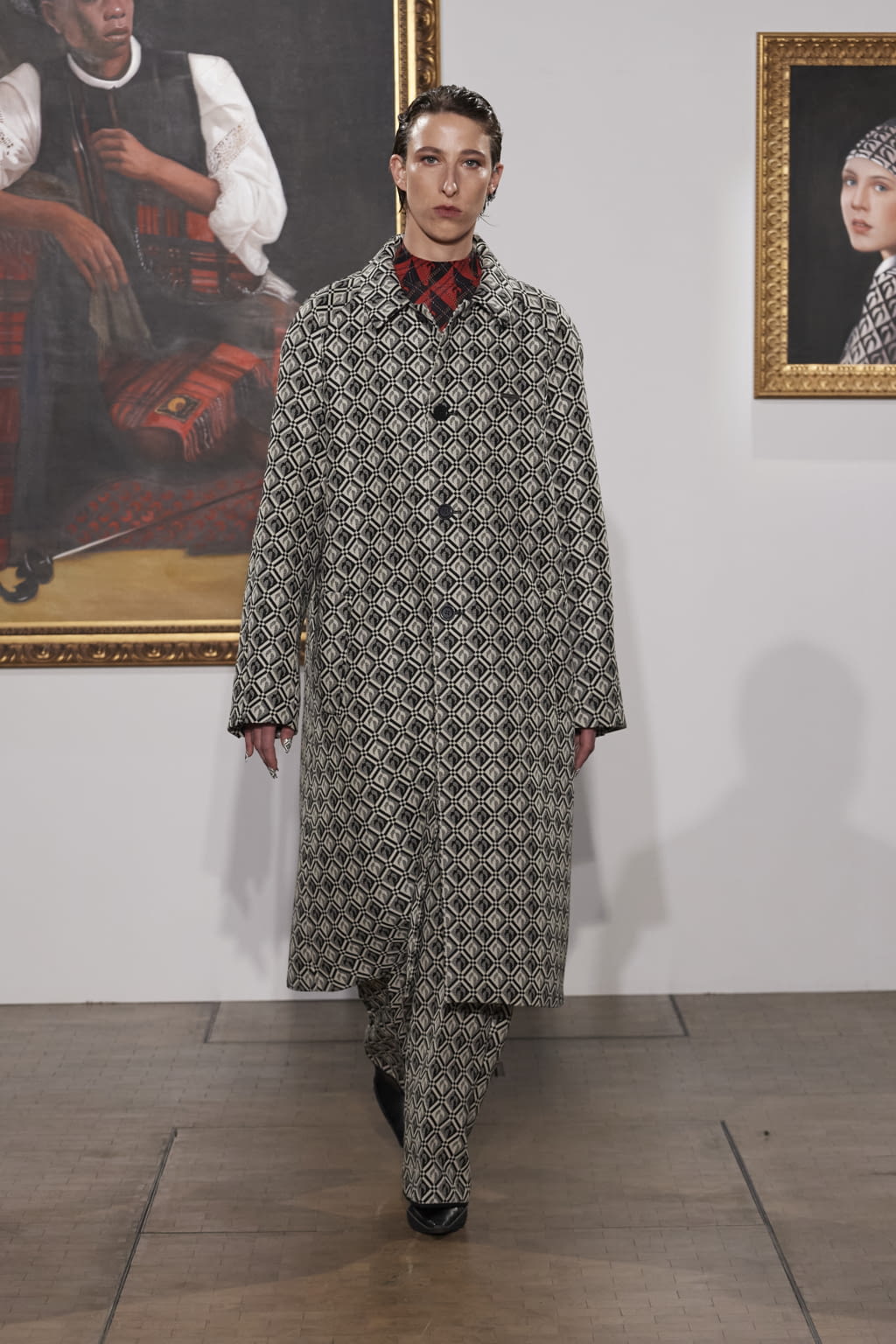 Fashion Week Paris Fall/Winter 2022 look 1 from the Marine Serre collection 女装