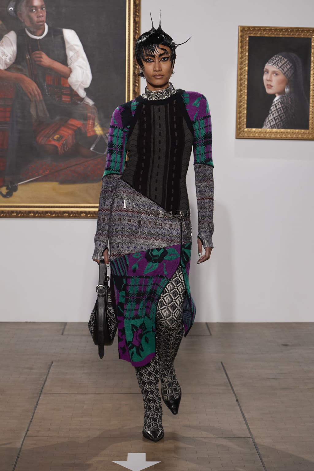 Fashion Week Paris Fall/Winter 2022 look 16 from the Marine Serre collection womenswear