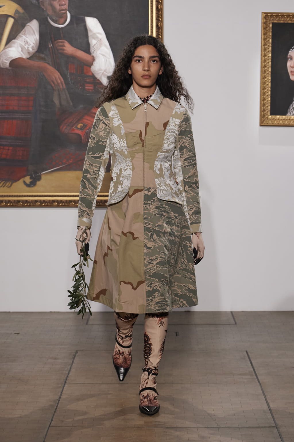 Fashion Week Paris Fall/Winter 2022 look 38 from the Marine Serre collection 女装