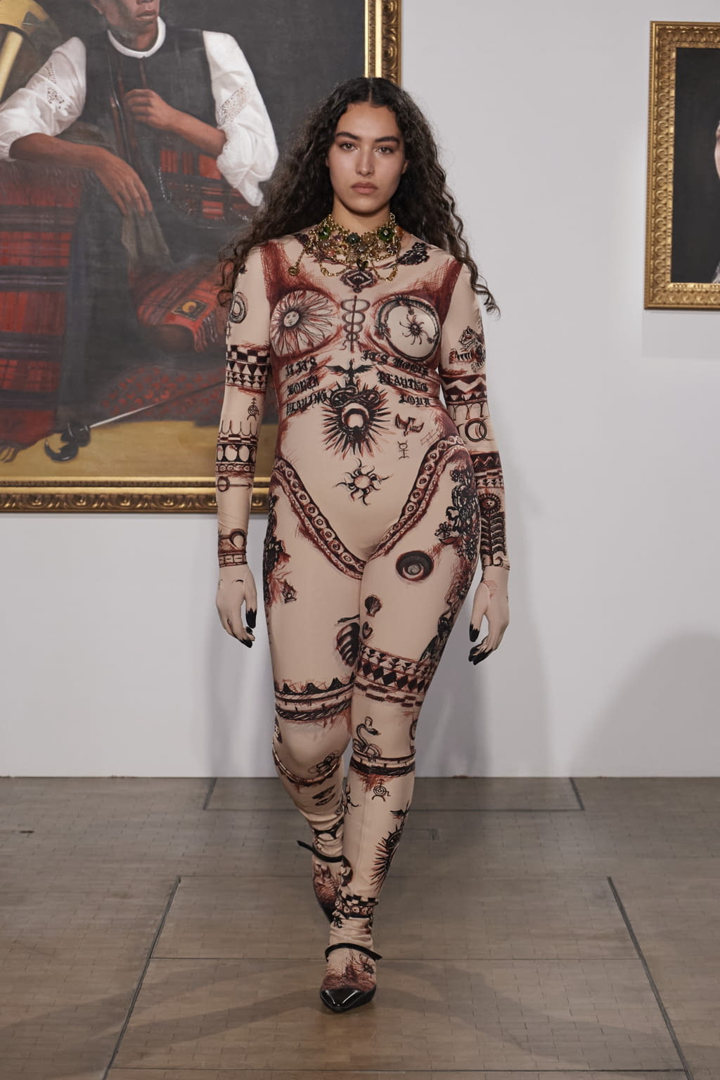 Fashion Week Paris Fall/Winter 2022 look 39 from the Marine Serre collection womenswear