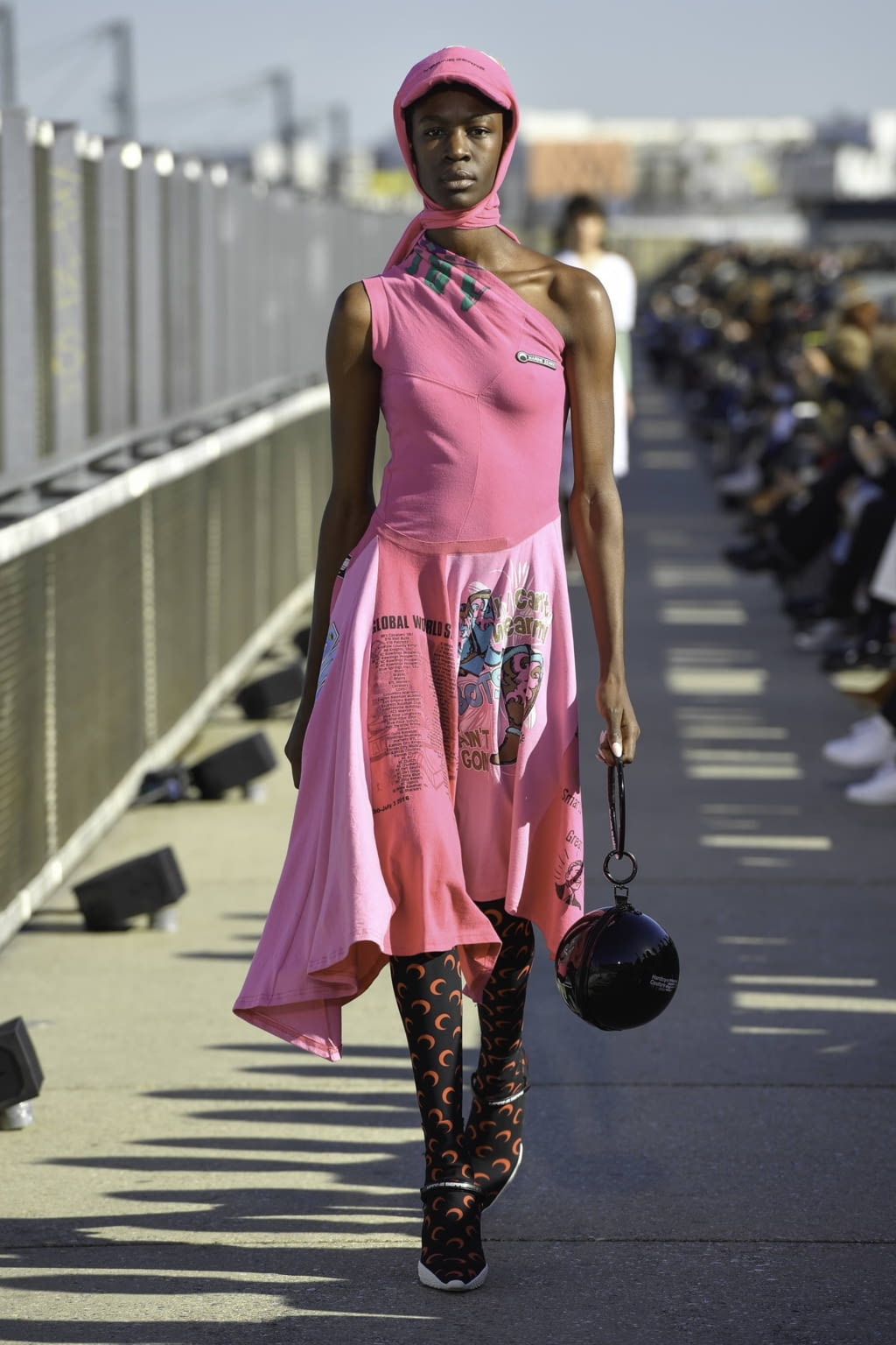 Fashion Week Paris Spring/Summer 2019 look 4 de la collection Marine Serre womenswear