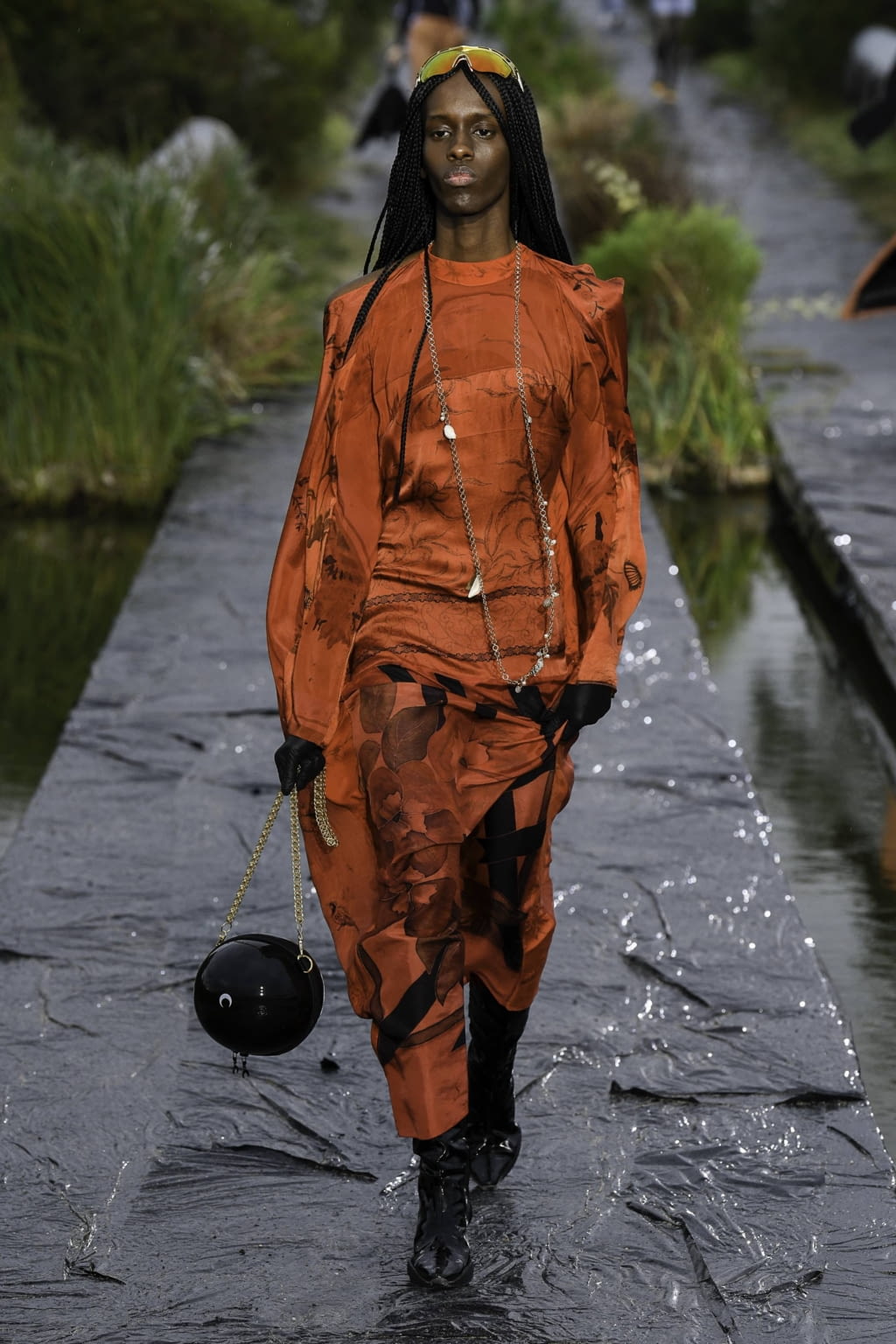 Fashion Week Paris Spring/Summer 2020 look 21 from the Marine Serre collection 女装