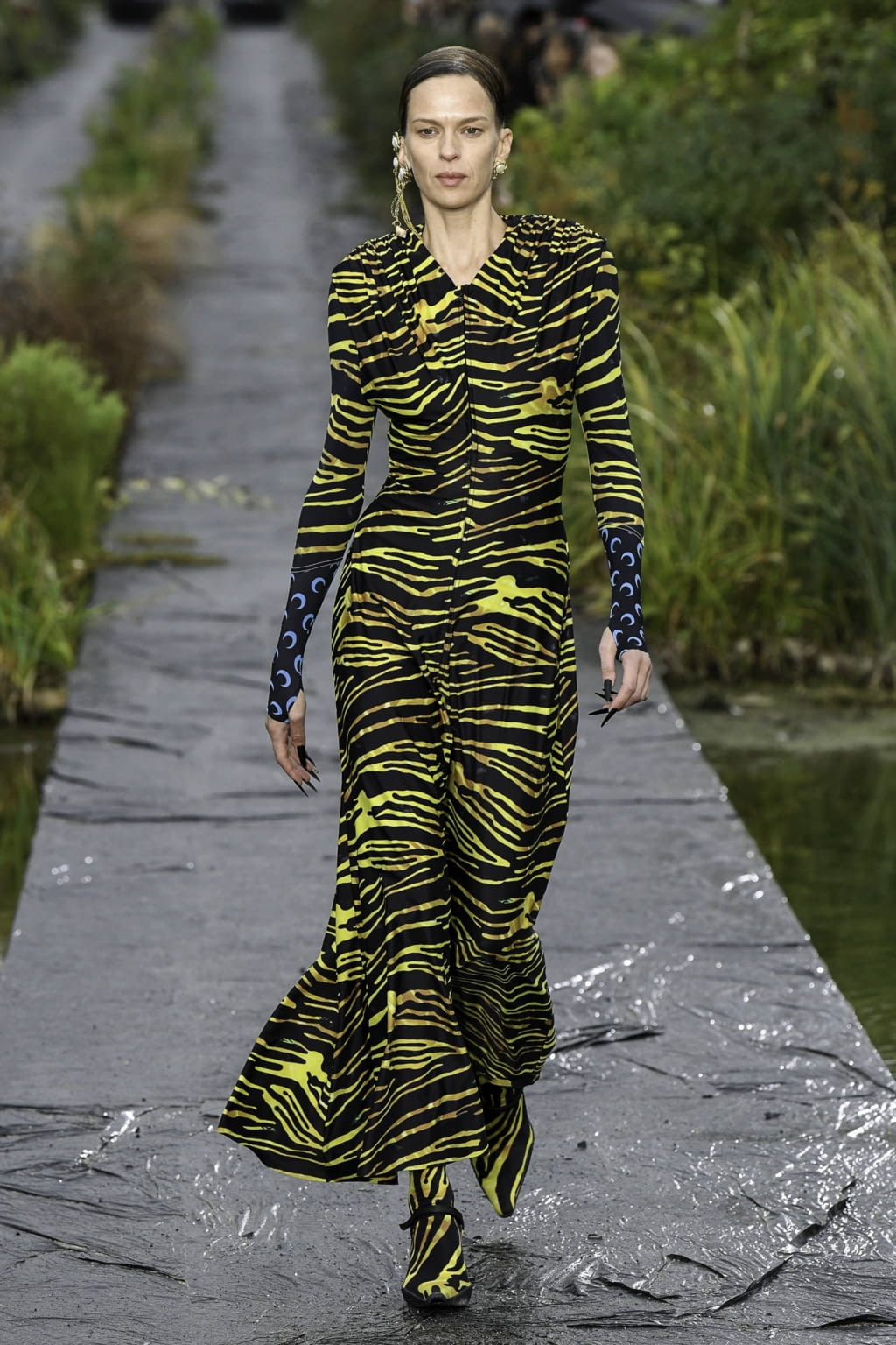 Fashion Week Paris Spring/Summer 2020 look 44 from the Marine Serre collection 女装