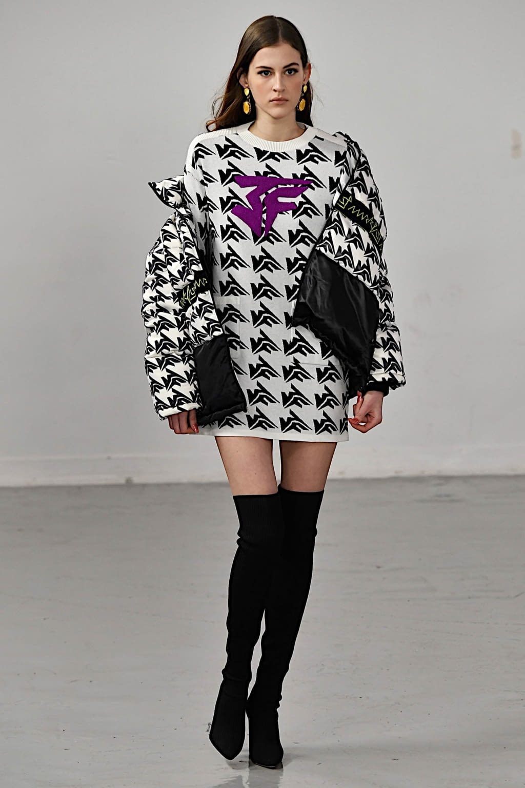 Fashion Week London Fall/Winter 2020 look 31 from the Mark Fast collection womenswear