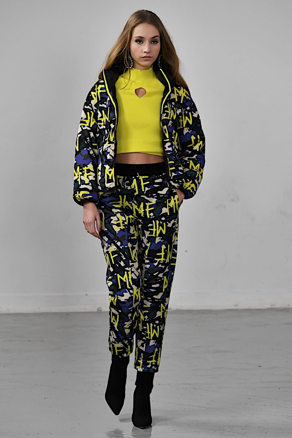 Fashion Week London Fall/Winter 2020 look 34 from the Mark Fast collection womenswear